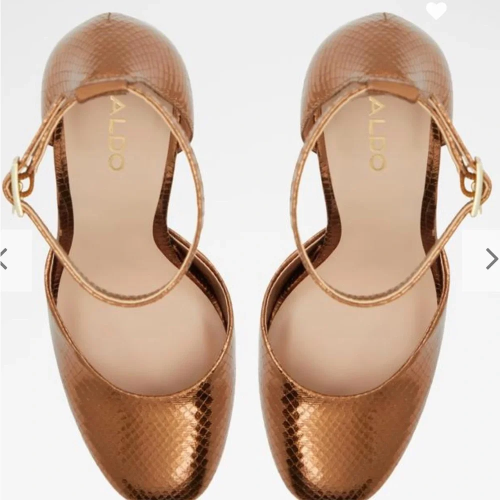 NWOB‼️ Gold Aldo 5.5 Inch Square Toe Platforms (Sizes 7.5 and 8) - Picture 3 of 8